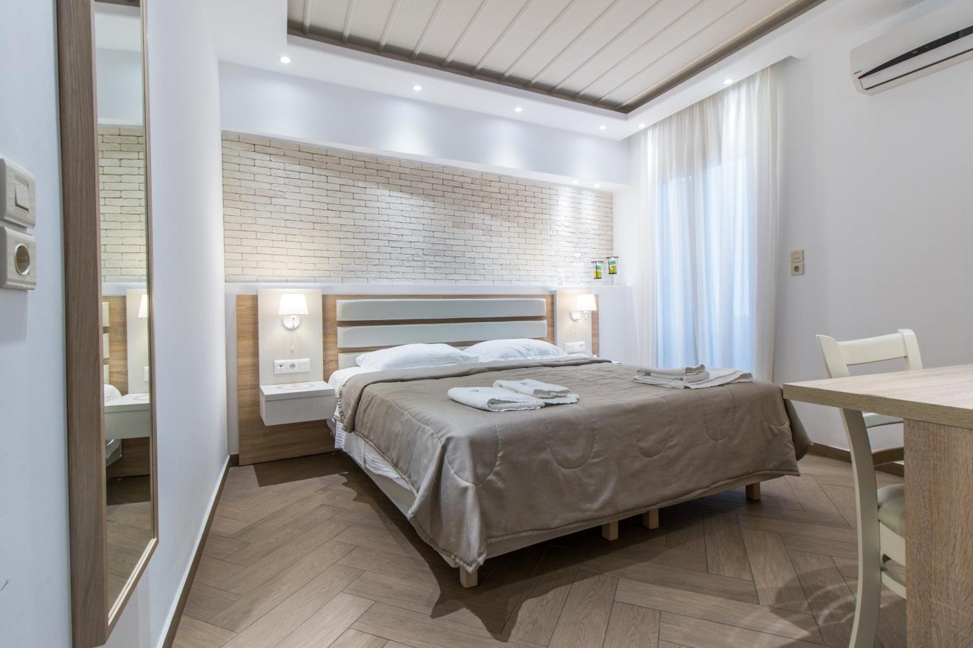 Polis Of Naxos 3*